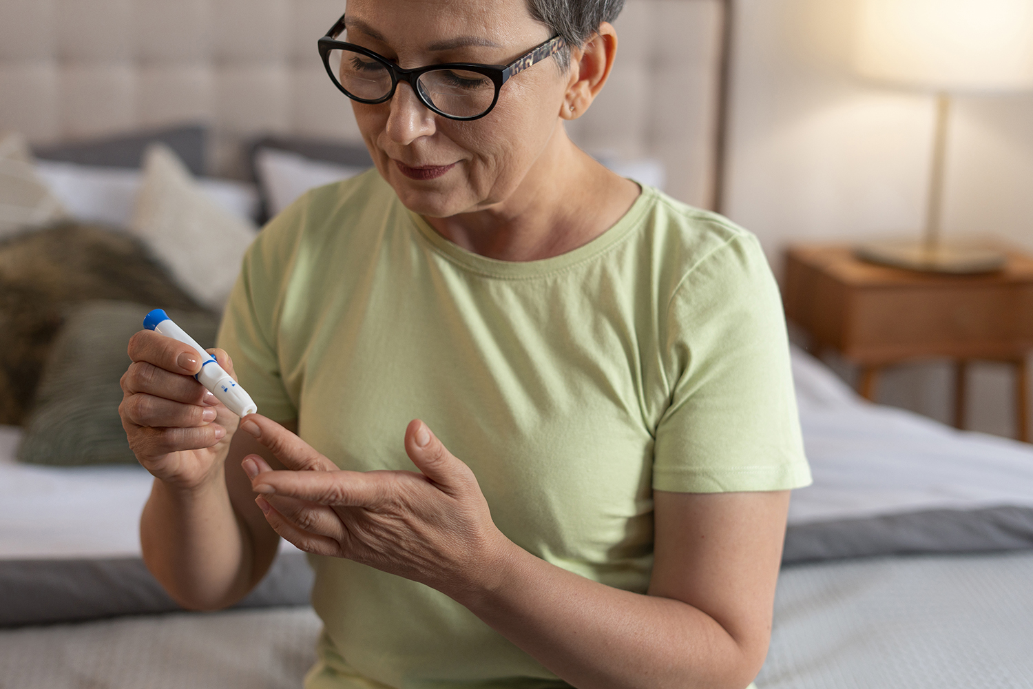 front-view-diabetic-woman-checking-her-glucose-level